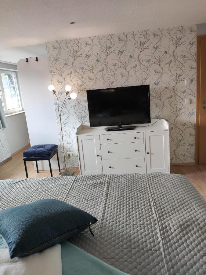 Ferienhaus Blaue Blume Mit 11 Kw Ladestation, Kamin, Terrasse, Eingezaeuntem Garten, Sauna, Wlan, Netflix, 2 Hunde Willkommen! 군터스베르게 외부 사진